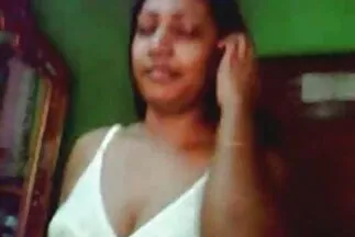 बूढ़ी औरत उंगली पर उसके पसंदीदा कुर्सी इंग्लिश सेक्सी एचडी फुल मूवी